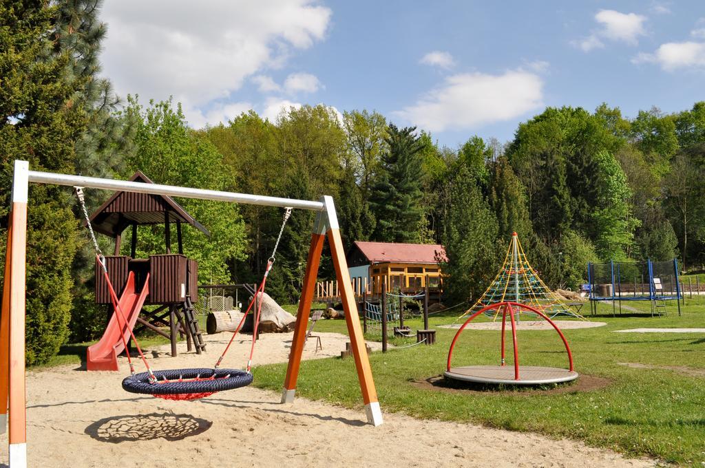 Sporthotel Barborka Hluboká nad Vltavou Exterior photo
